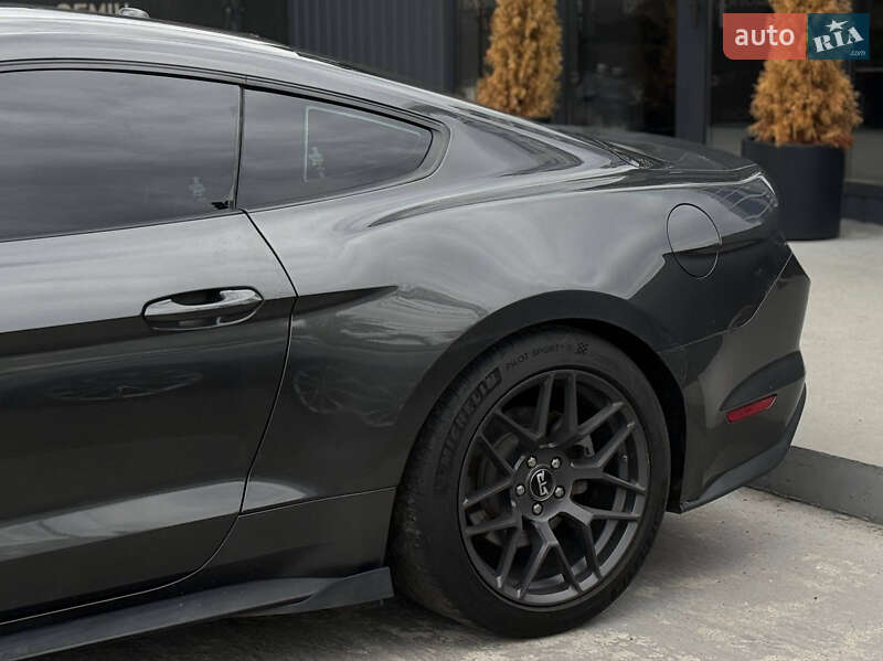 Купе Ford Mustang 2017 в Киеве