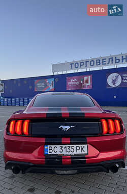 Купе Ford Mustang 2017 в  фото 8 Купе Ford Mustang 2017 в
