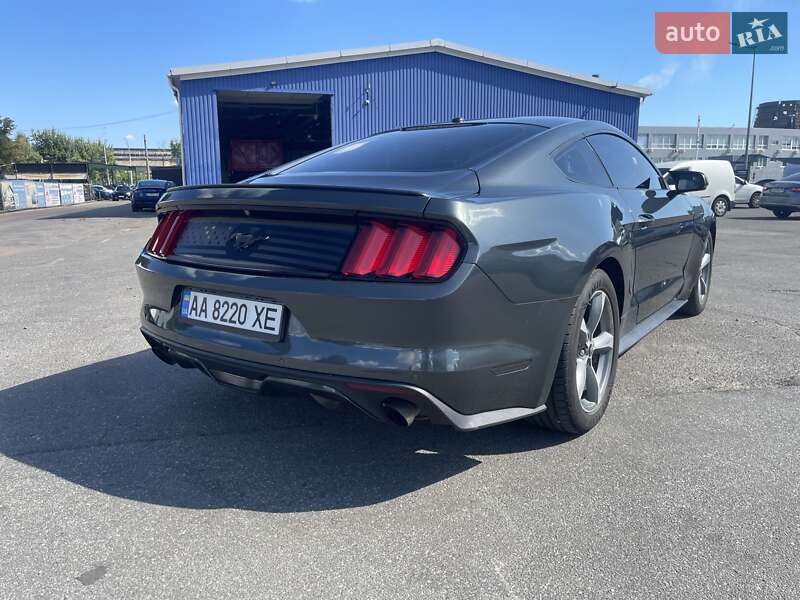 Купе Ford Mustang 2015 в Києві фото 10 Купе Ford Mustang 2015 в Києві