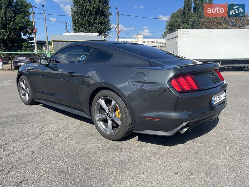 Купе Ford Mustang 2015 в Києві фото 28 Купе Ford Mustang 2015 в Києві