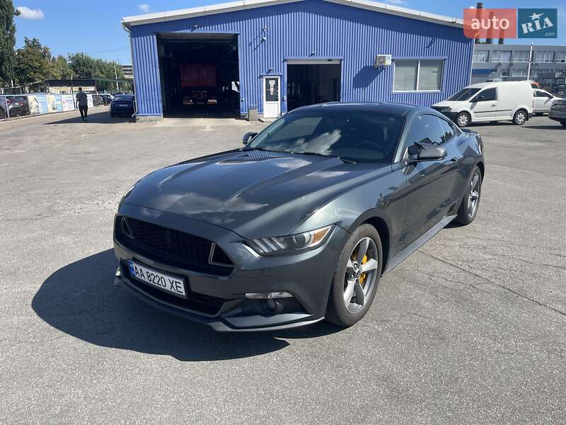 Купе Ford Mustang 2015 в Києві фото 32 Купе Ford Mustang 2015 в Києві