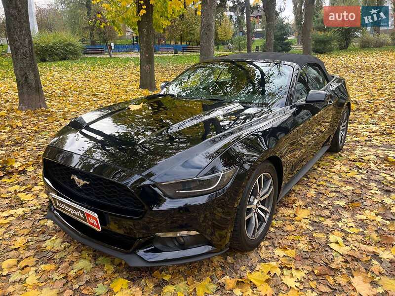 Кабриолет Ford Mustang 2016 в Киеве фото Кабриолет Ford Mustang 2016 в Киеве