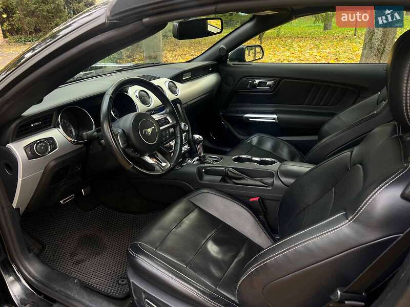 Кабриолет Ford Mustang 2016 в Киеве фото 10 Кабриолет Ford Mustang 2016 в Киеве