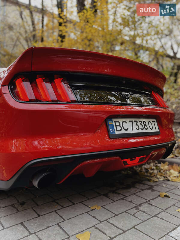 Купе Ford Mustang 2015 в Львове