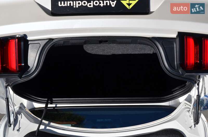 Купе Ford Mustang 2017 в Киеве фото 36 Купе Ford Mustang 2017 в Киеве