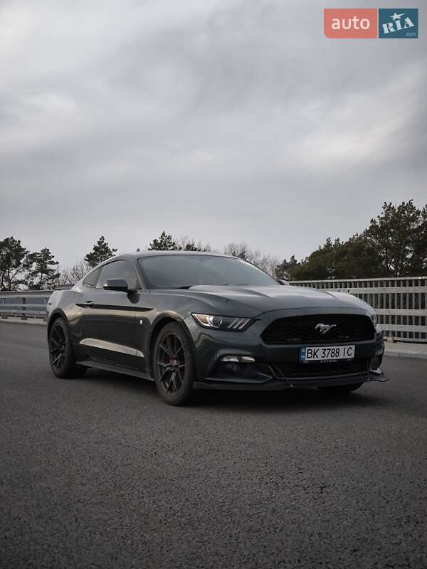 Купе Ford Mustang 2014 в Рівному фото 6 Купе Ford Mustang 2014 в Рівному