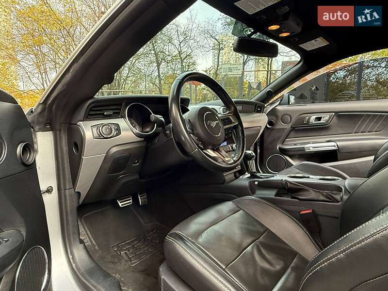 Купе Ford Mustang 2019 в Киеве фото 19 Купе Ford Mustang 2019 в Киеве
