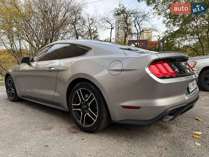 Купе Ford Mustang 2019 в Киеве фото 34 Купе Ford Mustang 2019 в Киеве