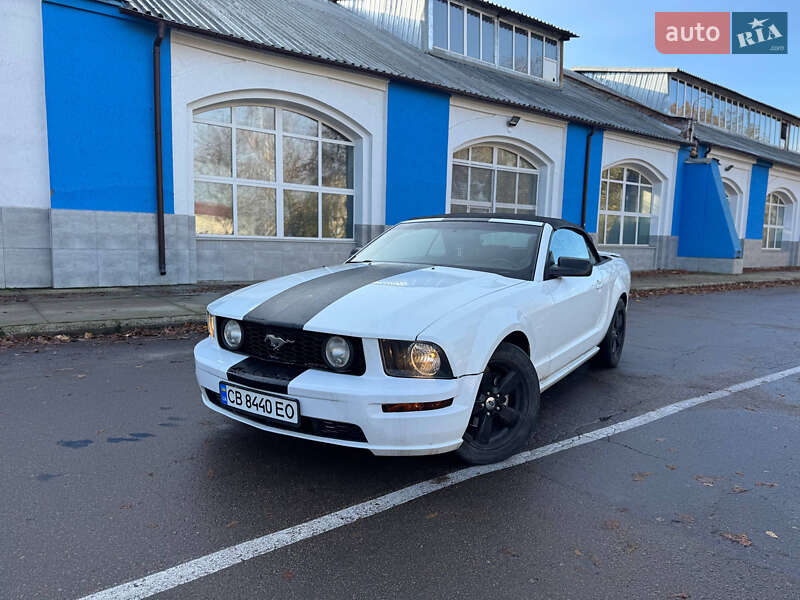 Кабріолет Ford Mustang 2008 в Києві фото 8 Кабріолет Ford Mustang 2008 в Києві