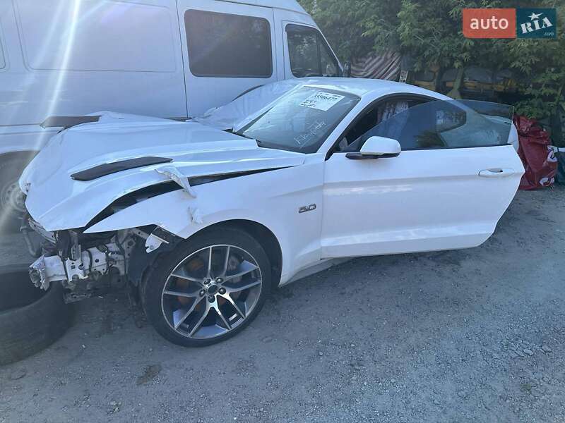 Купе Ford Mustang 2016 в Киеве