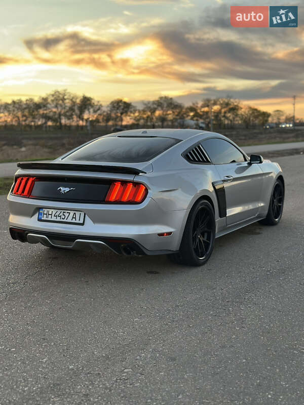 Купе Ford Mustang 2016 в Одессе