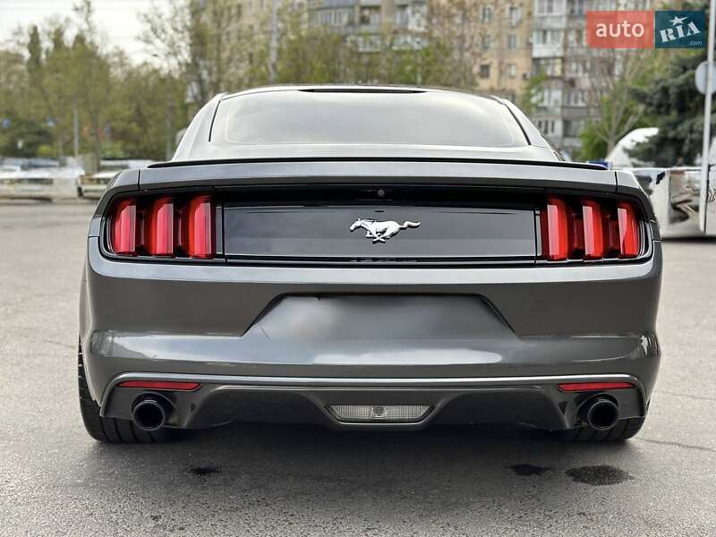 Купе Ford Mustang 2015 в Львові фото 3 Купе Ford Mustang 2015 в Львові