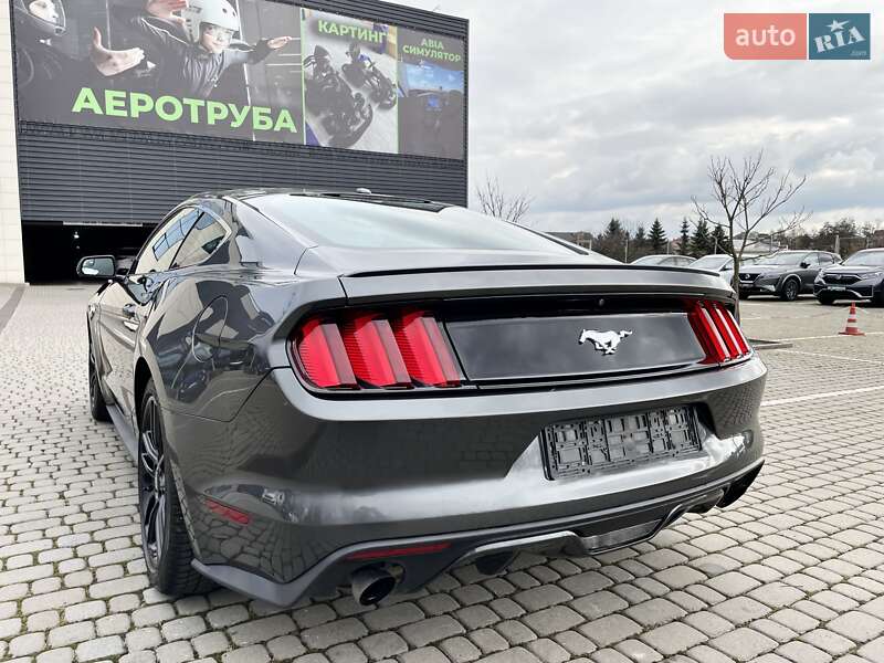 Купе Ford Mustang 2016 в Львові