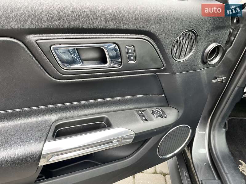 Купе Ford Mustang 2016 в Львові