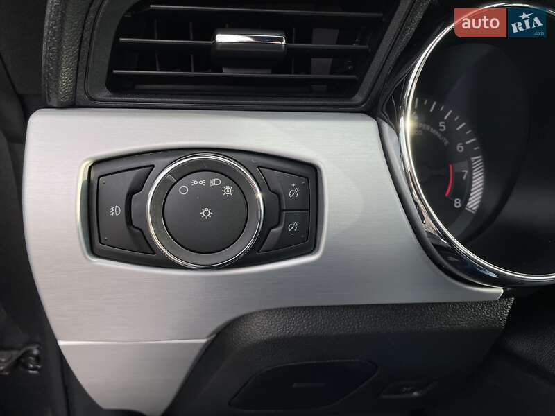 Купе Ford Mustang 2016 в Львові