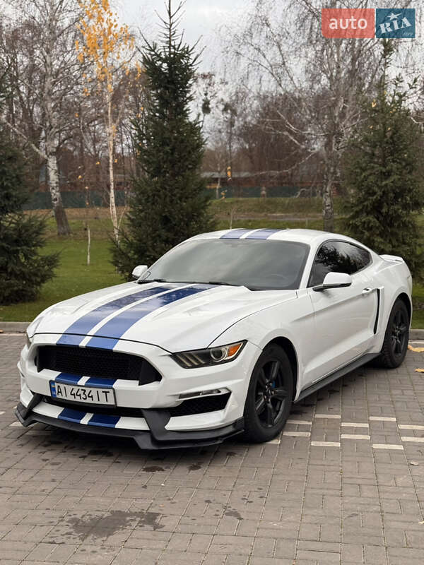 Купе Ford Mustang 2015 в Києві фото Купе Ford Mustang 2015 в Києві