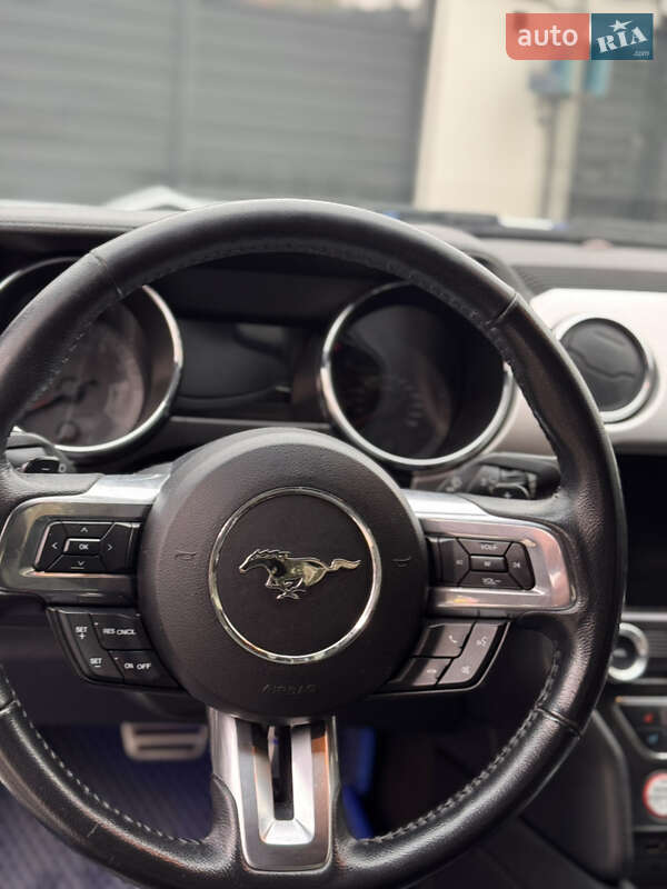 Купе Ford Mustang 2015 в Києві фото 11 Купе Ford Mustang 2015 в Києві