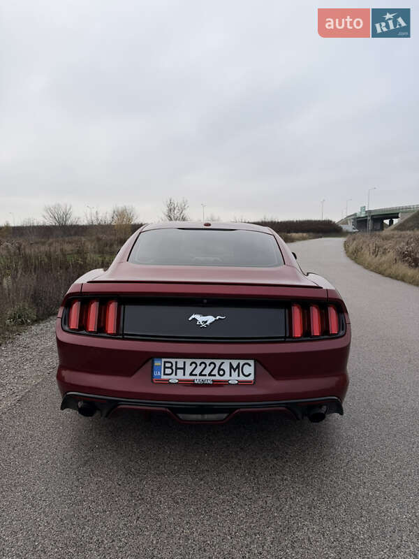 Купе Ford Mustang 2016 в Киеве