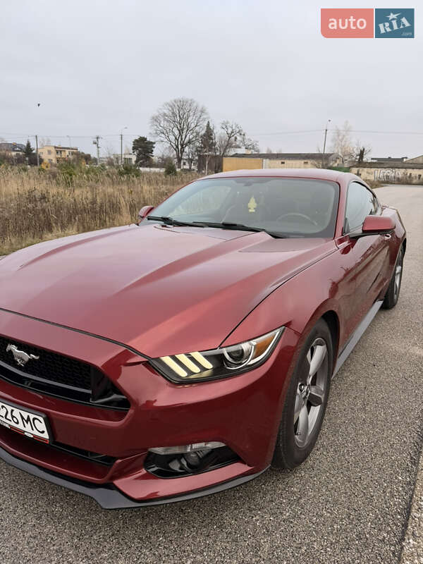 Купе Ford Mustang 2016 в Киеве