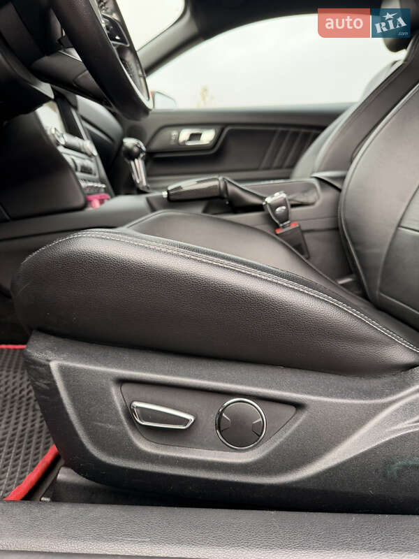 Купе Ford Mustang 2016 в Киеве