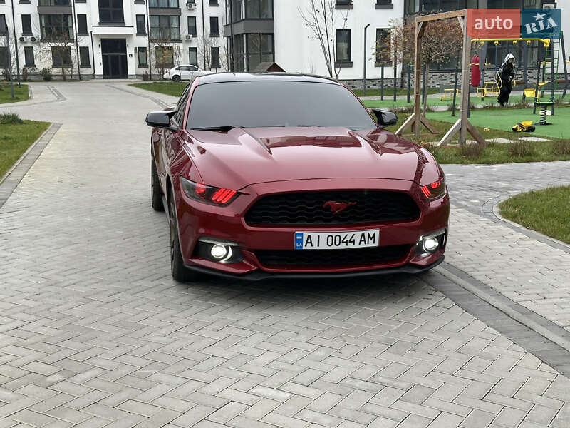 Купе Ford Mustang 2015 в Киеве фото 5 Купе Ford Mustang 2015 в Киеве