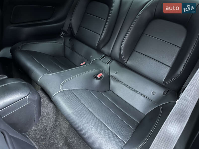 Купе Ford Mustang 2015 в Киеве фото 22 Купе Ford Mustang 2015 в Киеве