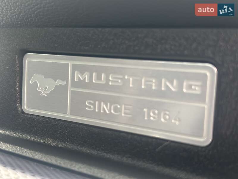 Купе Ford Mustang 2016 в Киеве