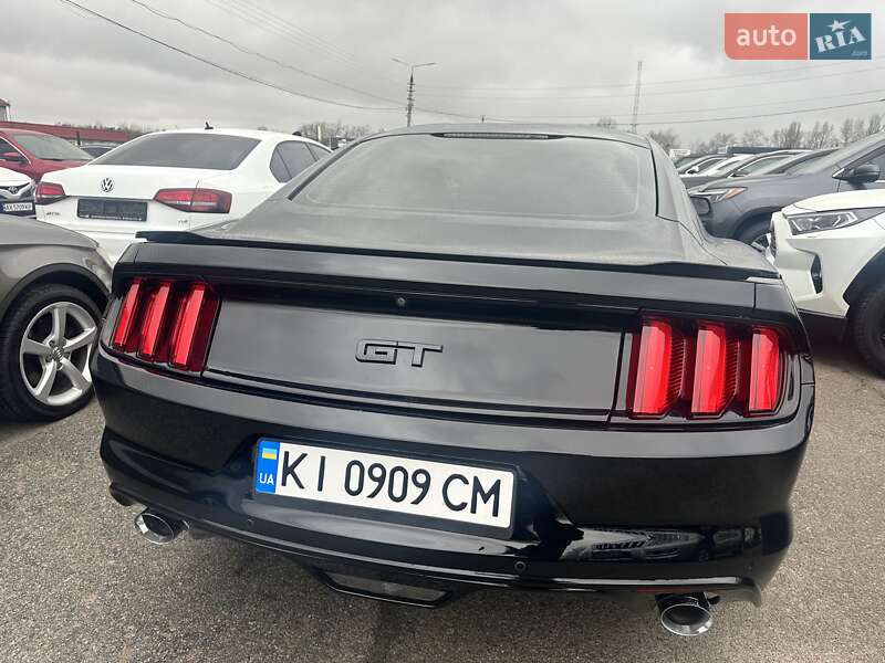 Купе Ford Mustang 2016 в Киеве