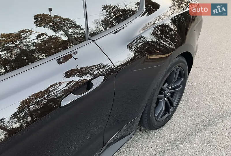 Купе Ford Mustang 2015 в Києві