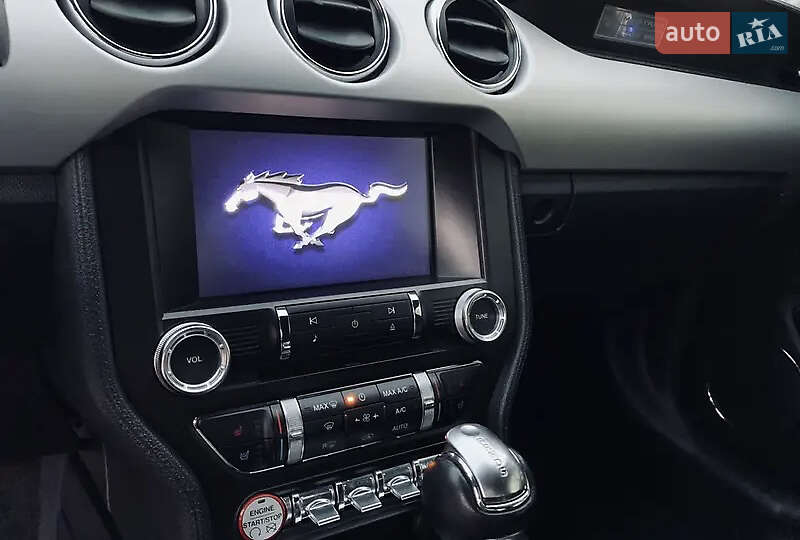 Купе Ford Mustang 2015 в Києві