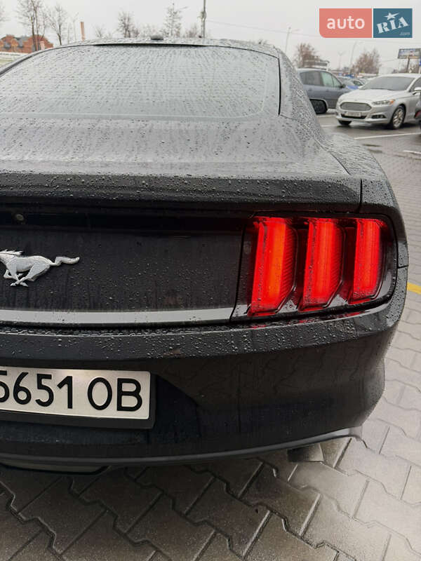 Купе Ford Mustang 2015 в Києві