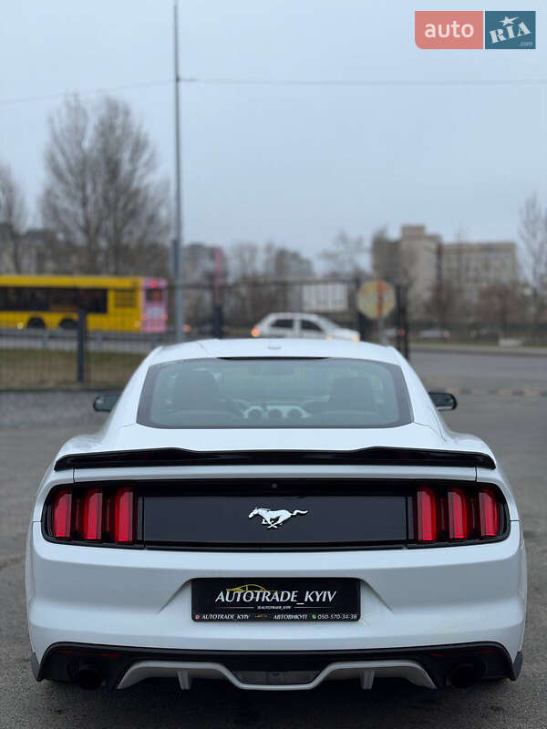 Купе Ford Mustang 2015 в Киеве