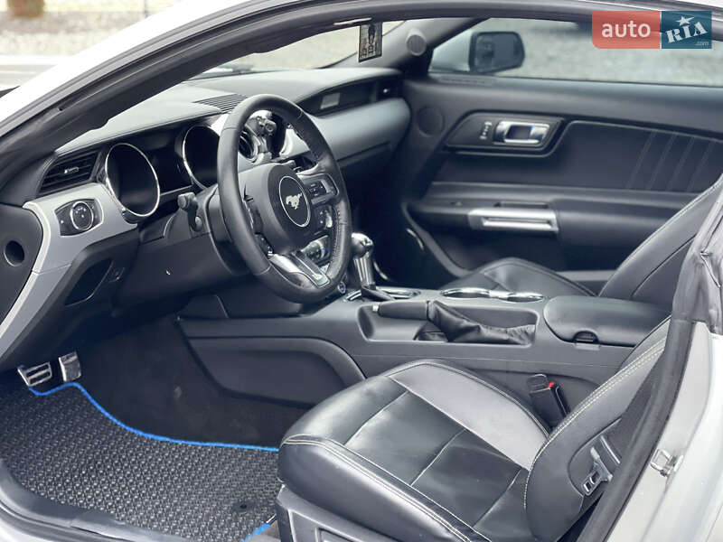 Купе Ford Mustang 2017 в Черновцах
