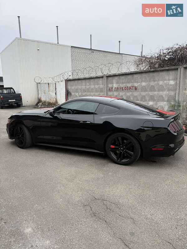 Купе Ford Mustang 2015 в Києві фото 6 Купе Ford Mustang 2015 в Києві