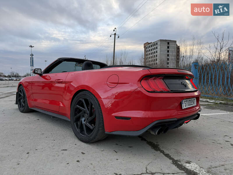 Кабріолет Ford Mustang 2019 в Чернівцях
