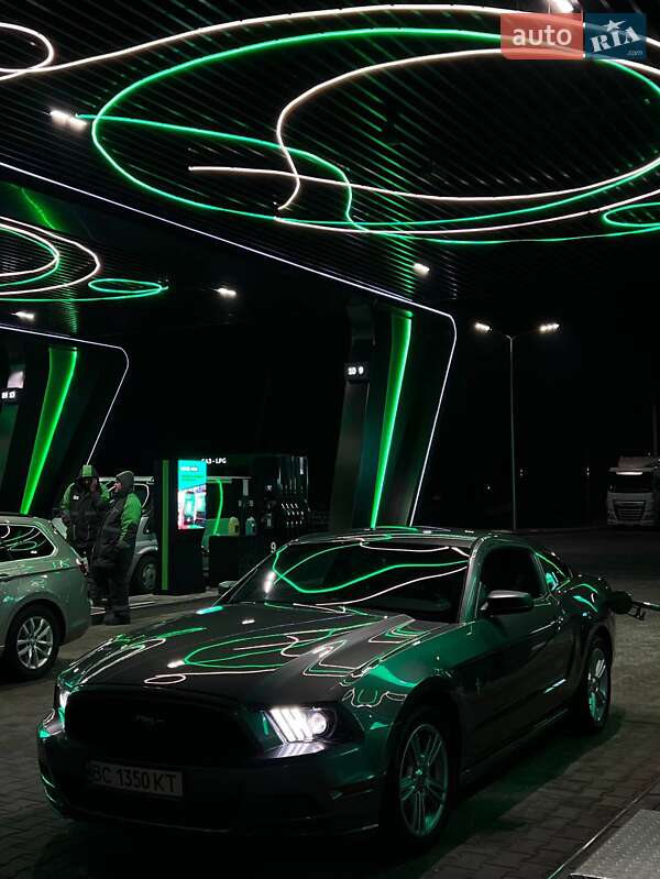Купе Ford Mustang 2014 в Львове