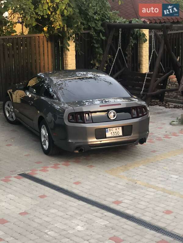 Купе Ford Mustang 2014 в Львове