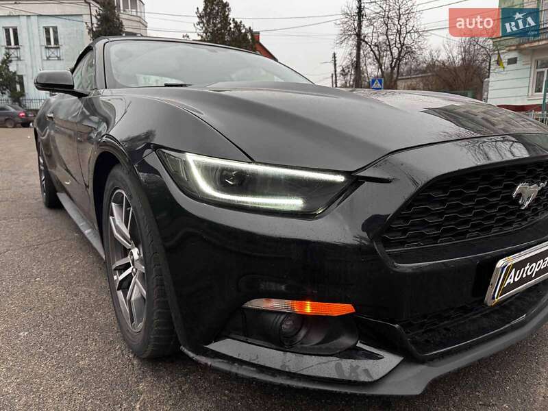 Кабриолет Ford Mustang 2016 в Киеве фото 4 Кабриолет Ford Mustang 2016 в Киеве