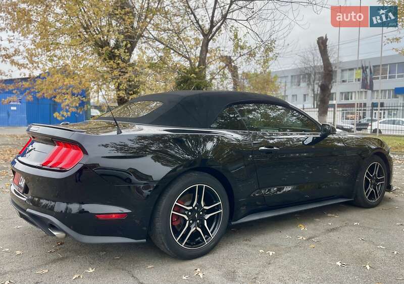 Кабриолет Ford Mustang 2019 в Киеве