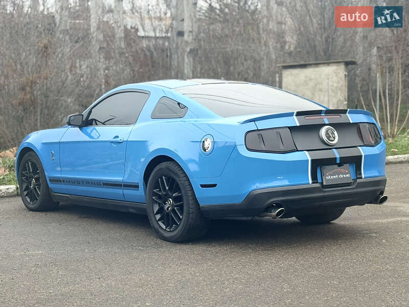Купе Ford Mustang 2011 в Миколаєві