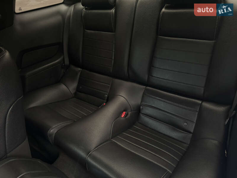 Купе Ford Mustang 2011 в Миколаєві