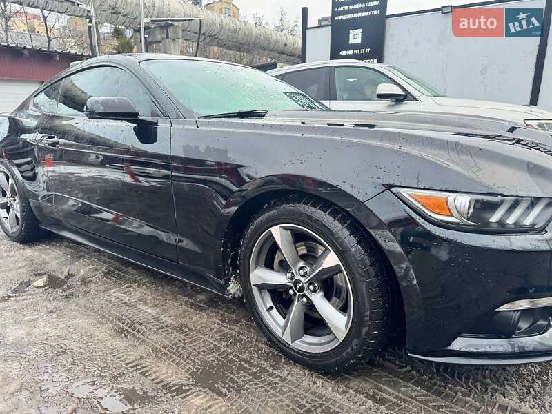 Купе Ford Mustang 2016 в Киеве