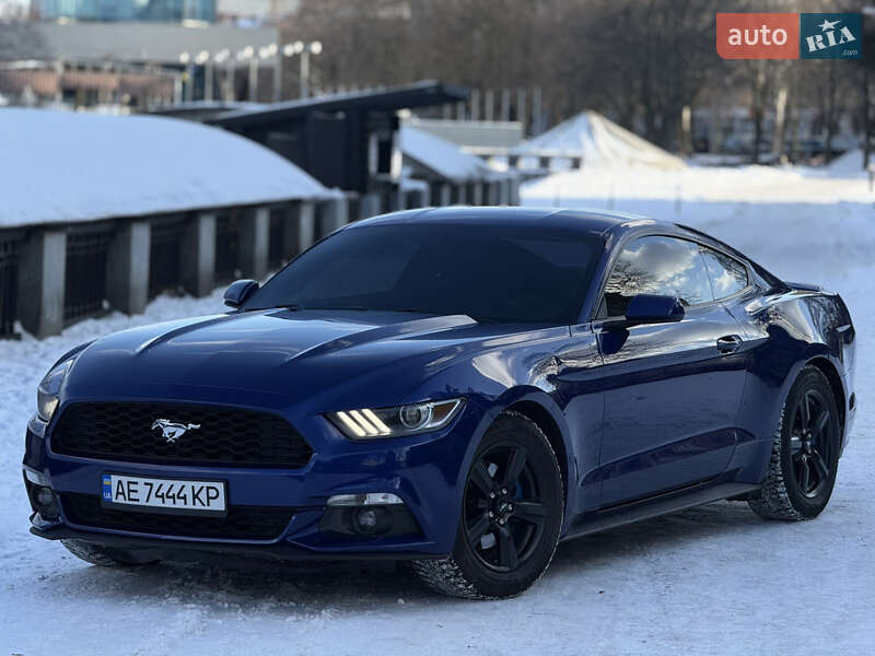 Купе Ford Mustang 2015 в Дніпрі