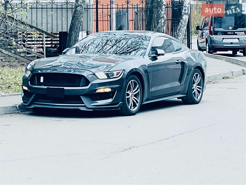 Купе Ford Mustang 2015 в Виннице