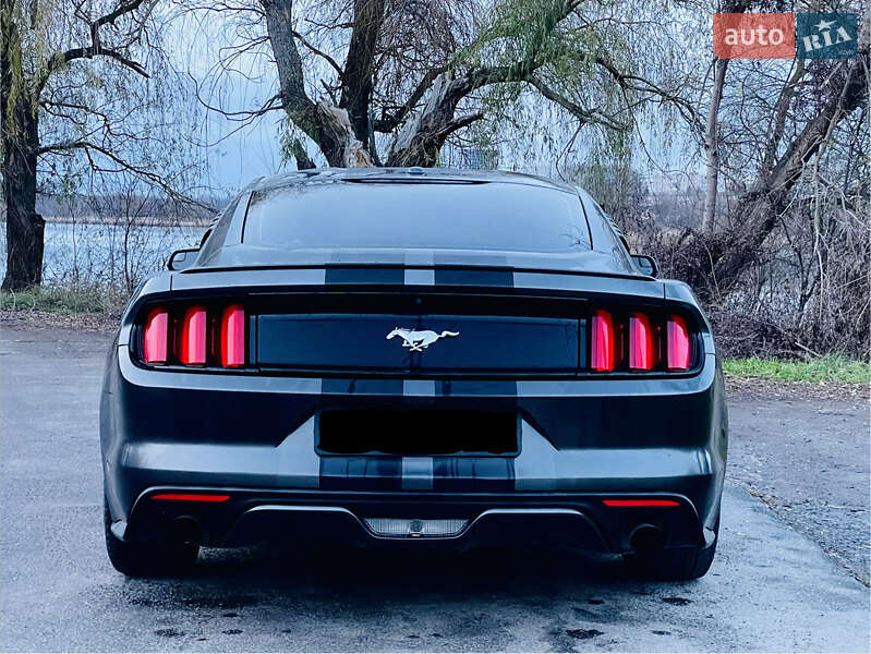 Купе Ford Mustang 2015 в Виннице