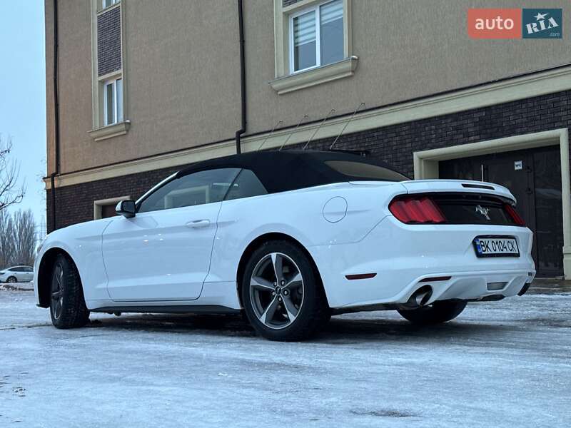 Кабриолет Ford Mustang 2015 в Киеве