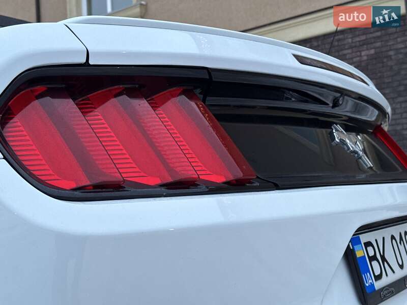 Кабриолет Ford Mustang 2015 в Киеве