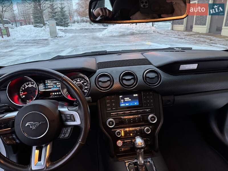Кабриолет Ford Mustang 2015 в Киеве