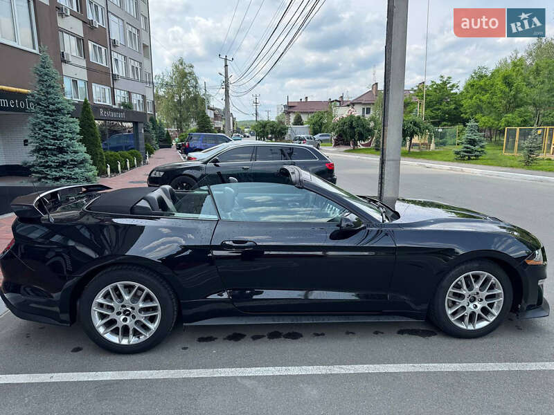 Кабриолет Ford Mustang 2015 в Киеве