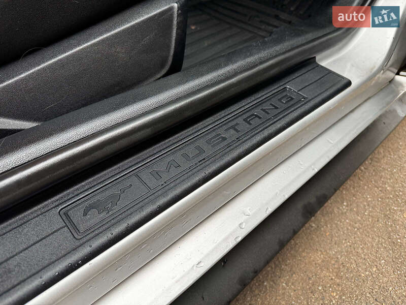 Купе Ford Mustang 2017 в Киеве